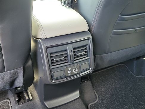 Certified 2025 Subaru Forester Limited w/ Popular Package #1 AWD/4WD image 15