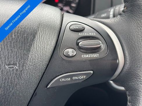 Used 2019 Nissan Pathfinder SL image 16