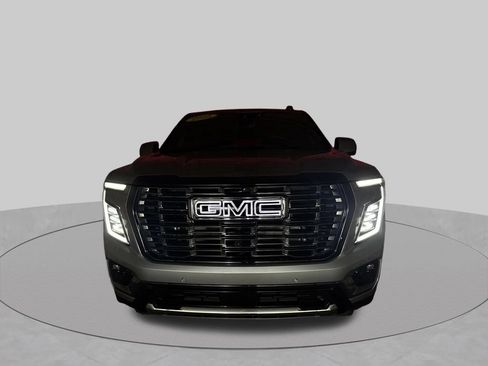 Used 2025 GMC Yukon XL Denali Ultimate AWD/4WD image 11