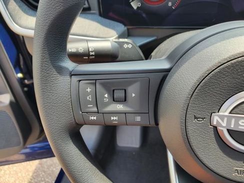 Used 2025 Nissan Kicks SV w/ SV Premium Package image 16