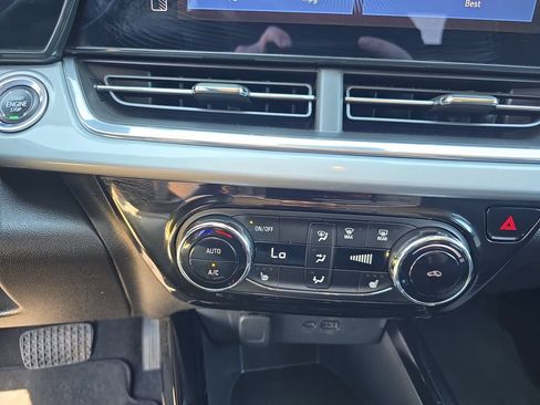 Used 2024 Chevrolet Trax LT w/ Driver Confidence Package FWD image 24