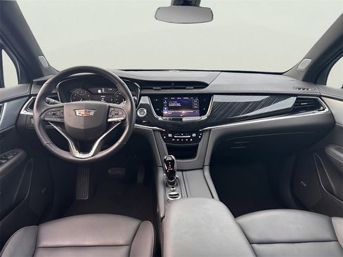 Certified 2025 Cadillac XT6 Premium Luxury image 19