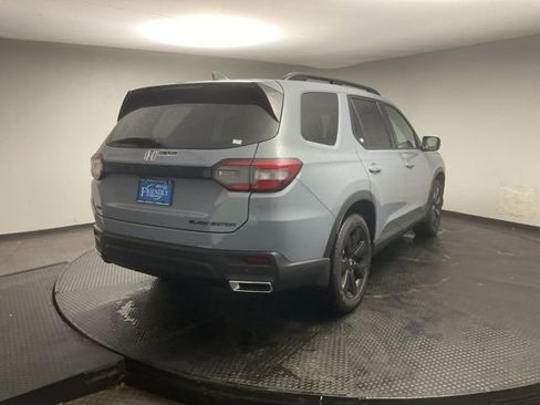 New 2025 Honda Pilot Black Edition image 7
