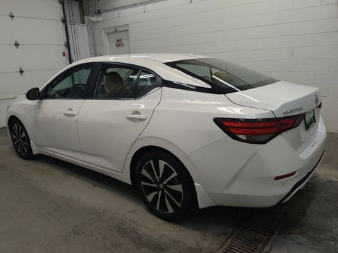 Used 2023 Nissan Sentra SV w/ SV Premium Package FWD image 3