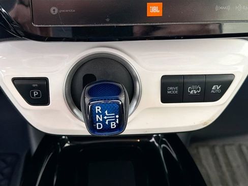 Certified 2017 Toyota Prius Prime Advanced w/ Carpet Mat Package image 17