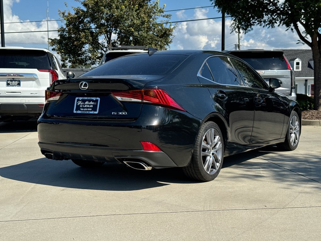 Used 2019 Lexus IS 300 RWD image 8
