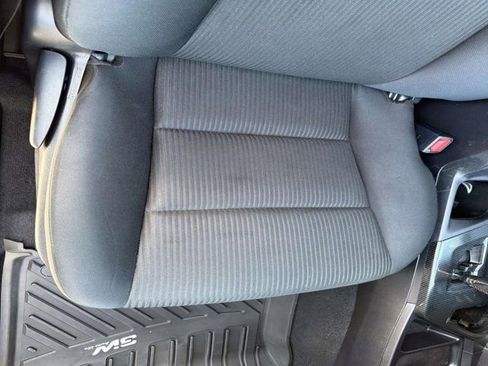 Used 2018 Toyota RAV4 LE image 15