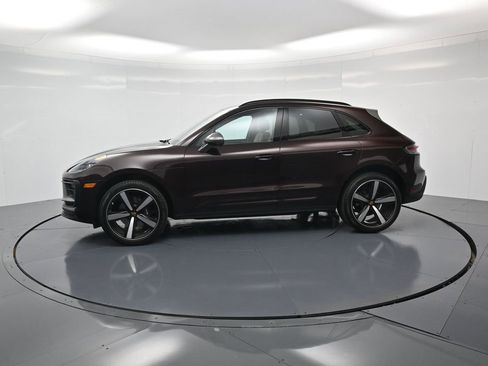 Certified 2023 Porsche Macan Turbo image 2
