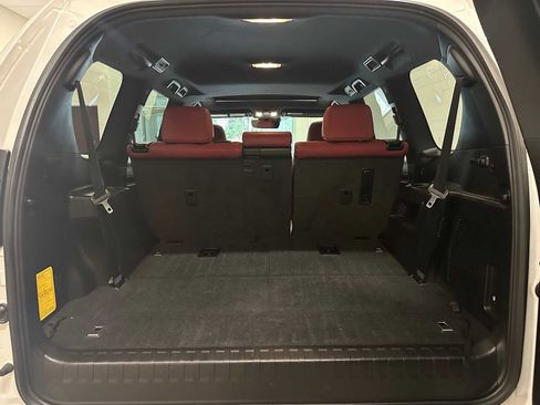 Used 2021 Lexus GX 460 Premium w/ Premium Package image 32