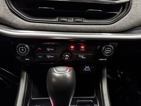 Used 2022 Jeep Compass Latitude image 17