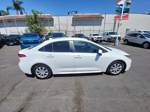Used 2020 Toyota Corolla LE FWD image 9