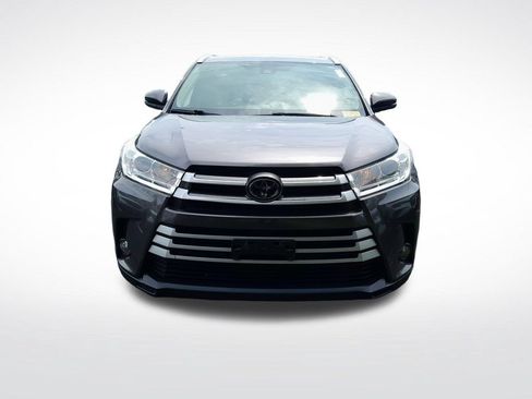 Used 2017 Toyota Highlander XLE AWD/4WD image 2