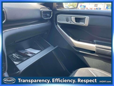 Used 2023 Ford Explorer Limited w/ Equipment Group 301A image 34