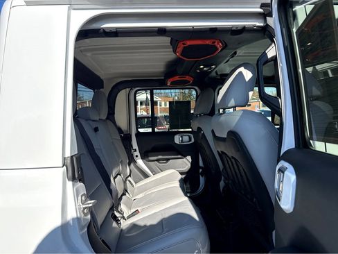 Certified 2023 Jeep Gladiator Mojave w/ Cold Weather Group image 9