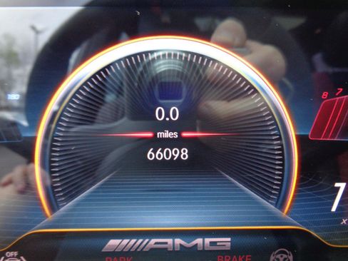 Used 2022 Mercedes-Benz GLB 35 AMG 4MATIC image 19
