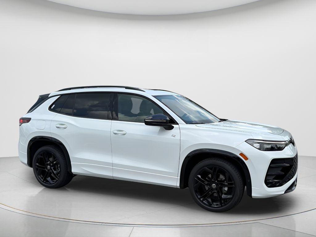 New 2026 Volkswagen Tiguan SE R-Line FWD image 5