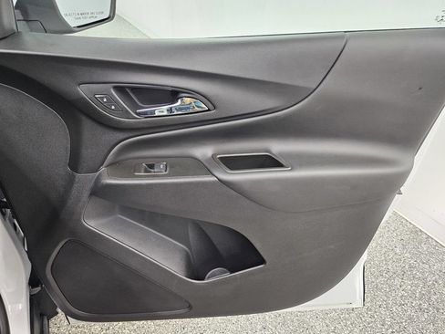 Used 2021 Chevrolet Equinox LT FWD image 24