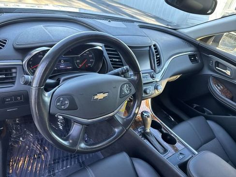 Used 2014 Chevrolet Impala LT w/ Convenience Package image 15