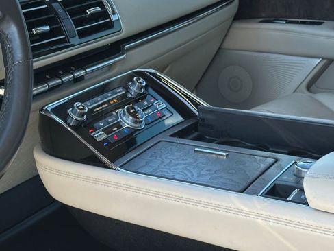 Used 2019 Lincoln Navigator L Reserve w/ Cargo Package image 18