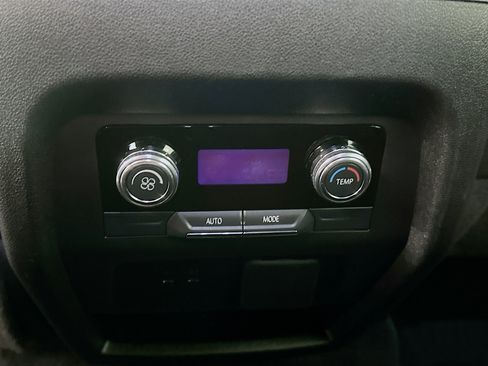 Used 2025 GMC Acadia Elevation image 27