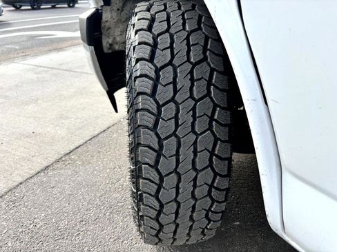 Used 2019 Chevrolet Express 2500 w/ Driver Convenience Package image 30