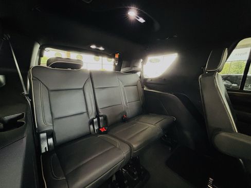 Used 2024 Chevrolet Tahoe Premier AWD/4WD image 41