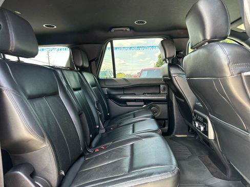 Used 2019 Ford Expedition Max XLT w/ Equipment Group 202A RWD image 17