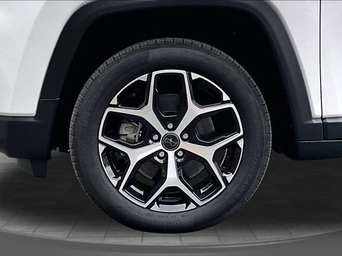 Used 2025 Jeep Compass Limited image 10