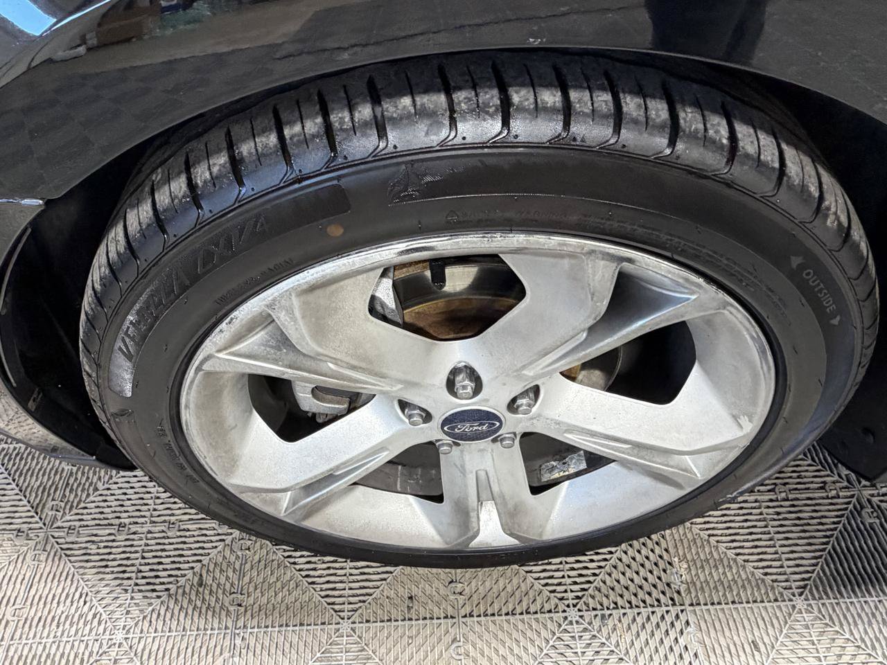 Used 2012 Ford Taurus SHO AWD/4WD image 25