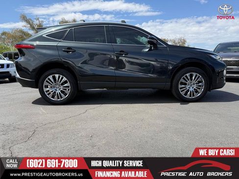 Used 2023 Toyota Venza XLE AWD/4WD image 8