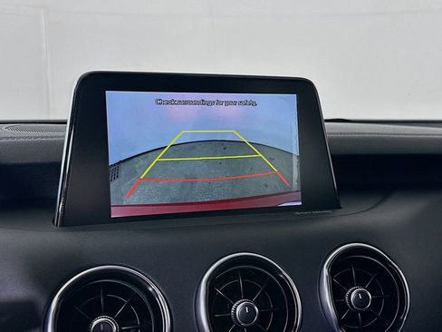 Used 2018 Kia Stinger GT1 image 10