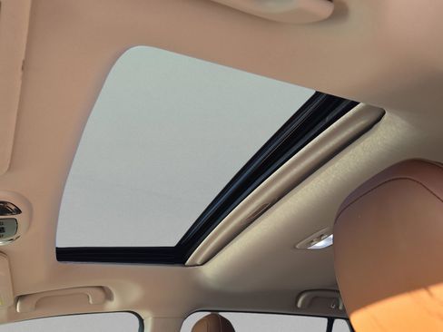 Used 2025 Subaru Outback Touring XT w/ Popular Package #2 image 22