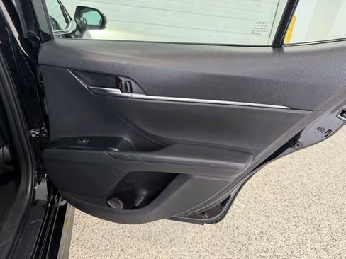 Used 2020 Toyota Camry SE FWD image 22