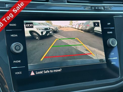 Certified 2022 Volkswagen Tiguan SE w/ Panoramic Sunroof Package image 20