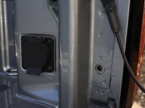 New 2026 GMC Sierra 2500 SLT w/ SLT Convenience Package image 18