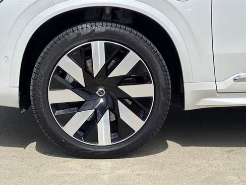 Used 2023 Volvo XC90 T8 Ultimate w/ Protection Package Premier AWD/4WD image 31