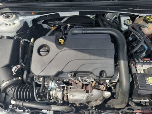 Used 2022 Chevrolet Malibu LT FWD image 39
