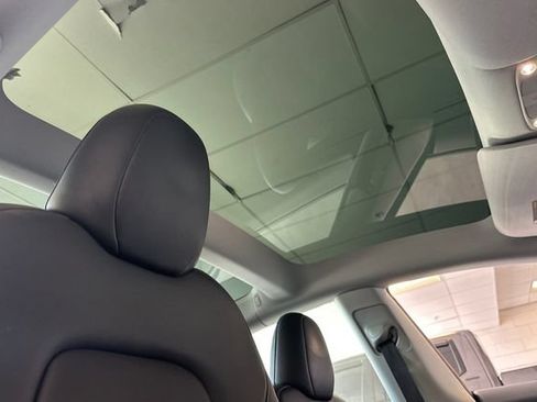 Used 2023 Tesla Model 3 Standard Range RWD image 18