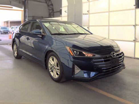 Used 2020 Hyundai Elantra SEL FWD image 2