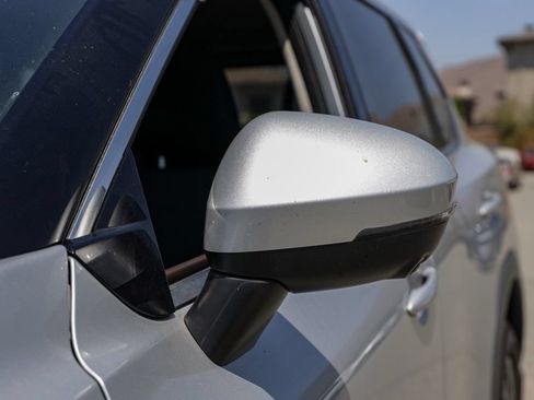 Used 2021 Nissan Rogue SV FWD image 12