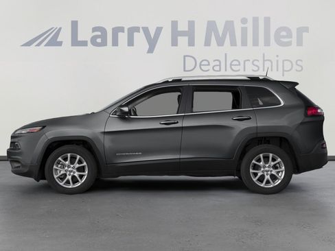 Used 2016 Jeep Cherokee Latitude w/ Safety/Convenience Group image 3