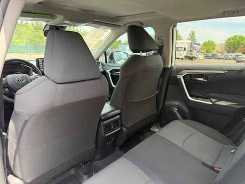 Used 2021 Toyota RAV4 XLE w/ Convenience Package AWD/4WD image 32