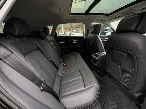 Used 2019 Audi e-tron Premium Plus image 31
