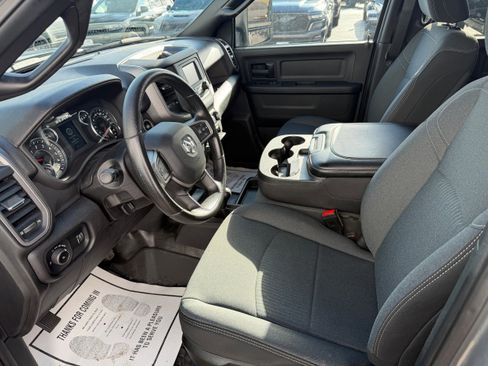 Used 2024 RAM 2500 Tradesman w/ Chrome Appearance Group image 10