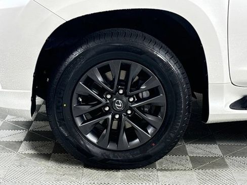 Certified 2023 Lexus GX 460 Premium w/ Premium Package AWD/4WD image 13