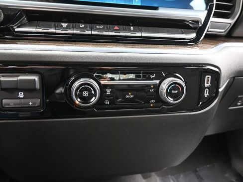 Used 2024 Chevrolet Silverado 3500 LT image 25