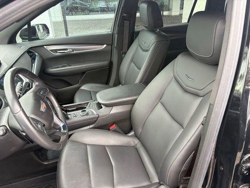 Certified 2024 Cadillac XT6 Luxury FWD image 11