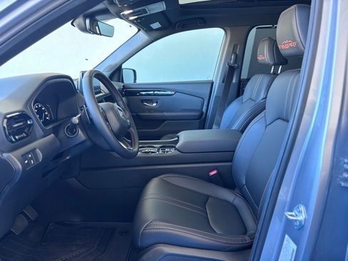Certified 2025 Honda Pilot TrailSport image 33