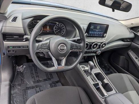 Used 2025 Nissan Sentra SV FWD image 10