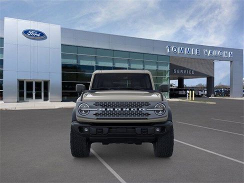 New 2025 Ford Bronco Badlands image 4